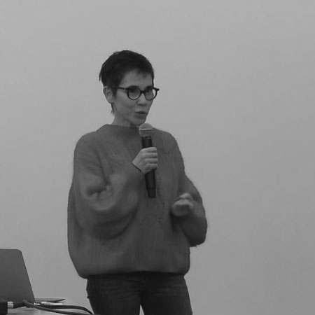 Corinne lors de l'exposé